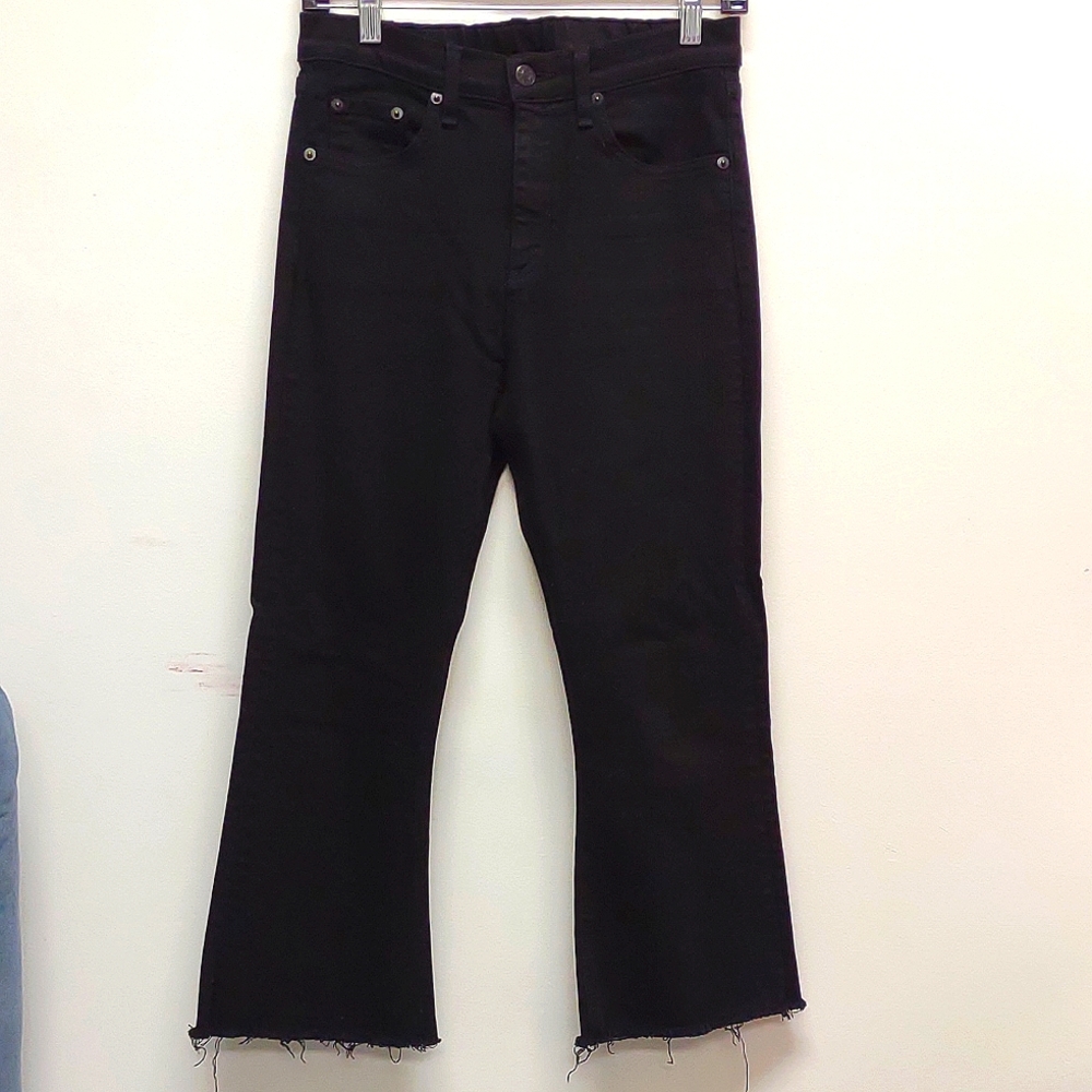 Rag and Bone 10" Cropped Flare Jeans Elastic in back. Frayed Hem Size 26